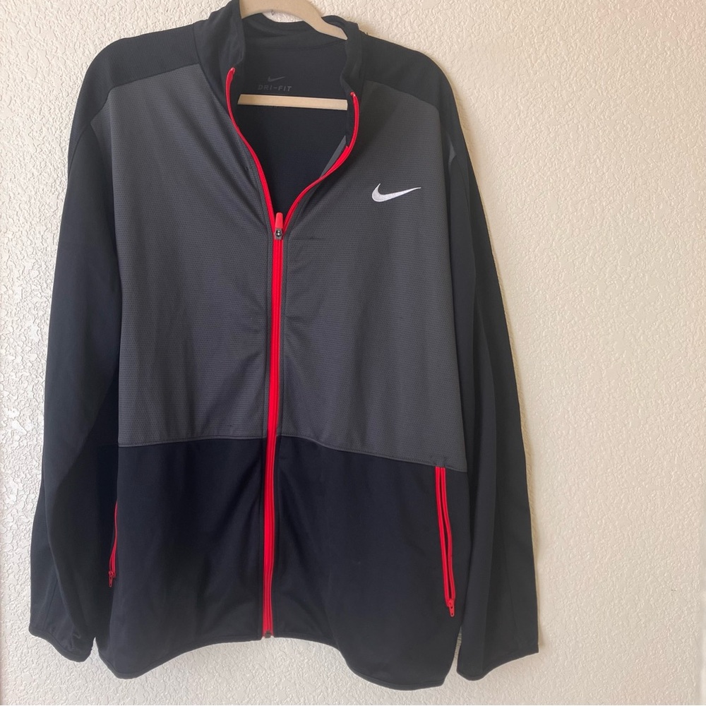 Nike Dri Fit Men's Black and Gray Jacket XXL used good condition